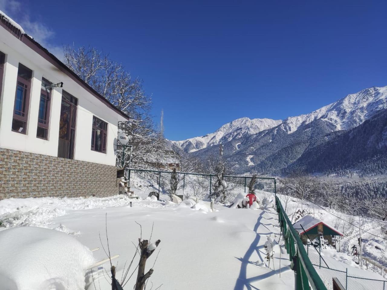 Cliff Cottage Pahalgam, Kashmir Batakut Exterior photo