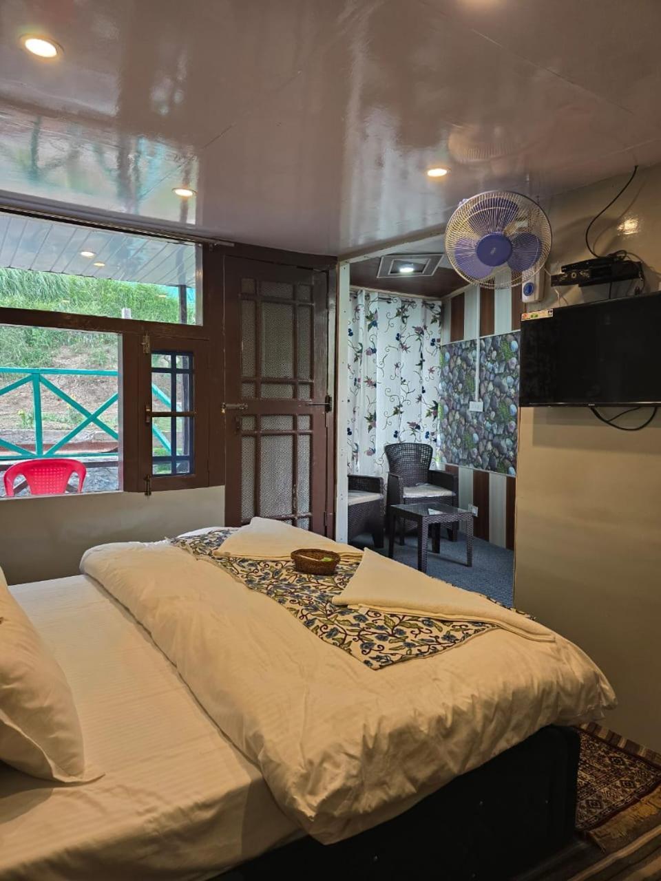 Cliff Cottage Pahalgam, Kashmir Batakut Exterior photo