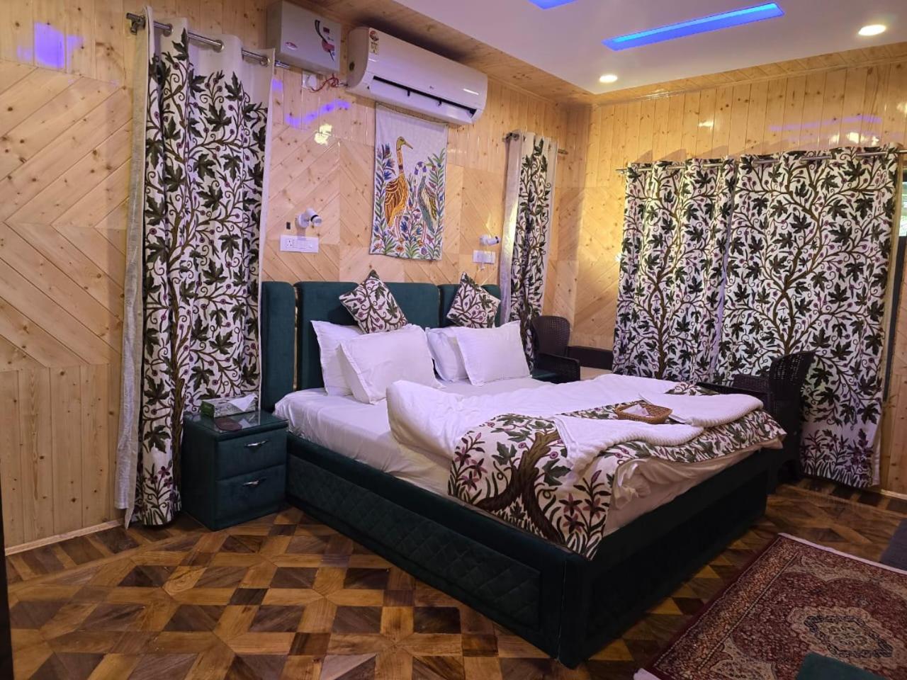 Cliff Cottage Pahalgam, Kashmir Batakut Exterior photo