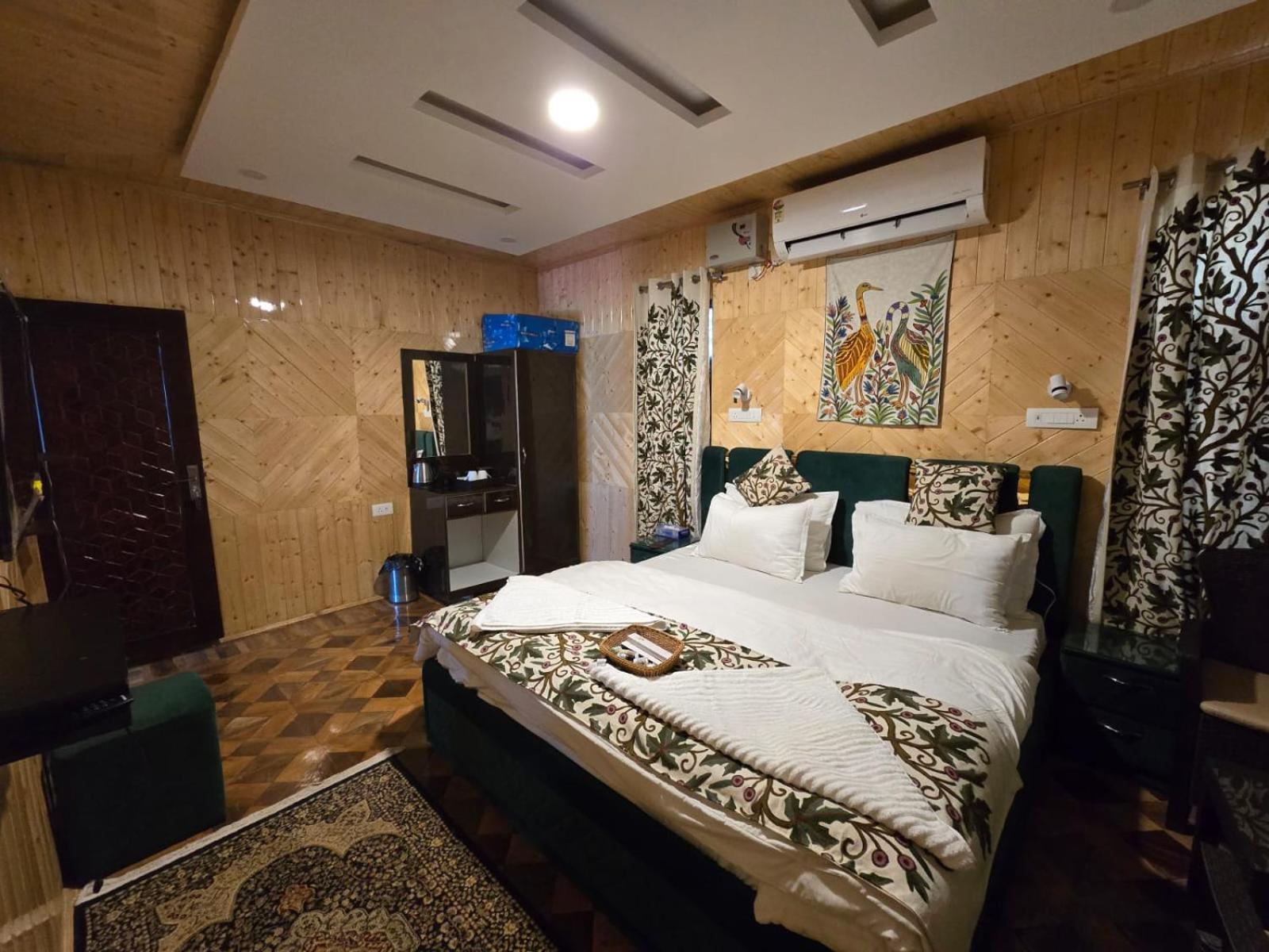 Cliff Cottage Pahalgam, Kashmir Batakut Exterior photo